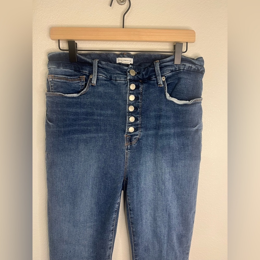Good American Exposed Button Skinny Jeans Size 15 - Picture 10 of 13